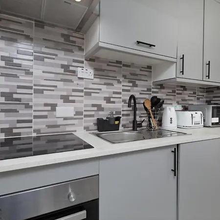 Flat 6 - For 4 In Town Centre *