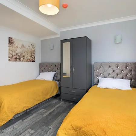 Flat 6 - For 4 In Town Centre