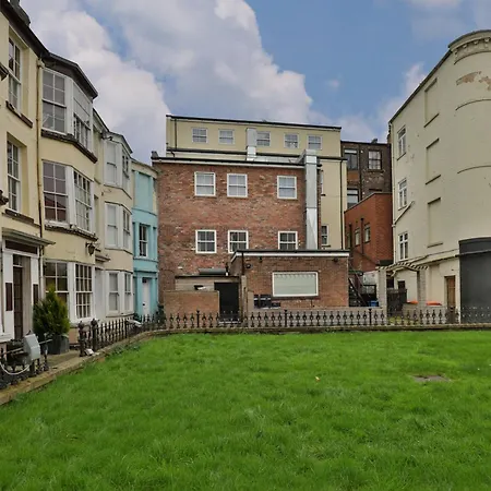 Flat 6 - For 4 In Town Centre Apartmán *